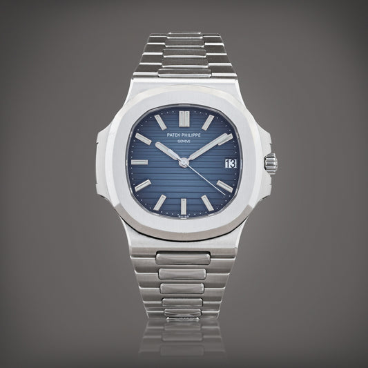 NAUTILUS STEEL BLUE DIAL 40MM 2018 COMPLETE SET Watch