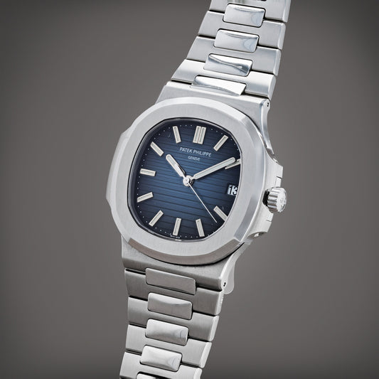 NAUTILUS STEEL BLUE DIAL 40MM 2018 COMPLETE SET Watch